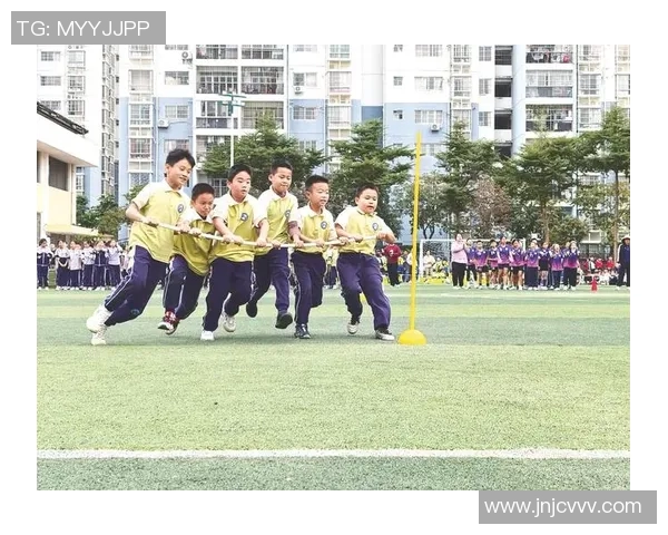 小学一年级体育课公开课视频展示儿童运动技能与团队合作精神